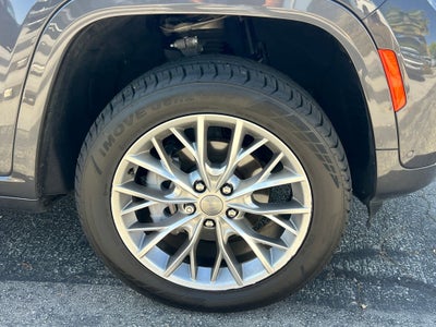 2022 Jeep Grand Cherokee Summit
