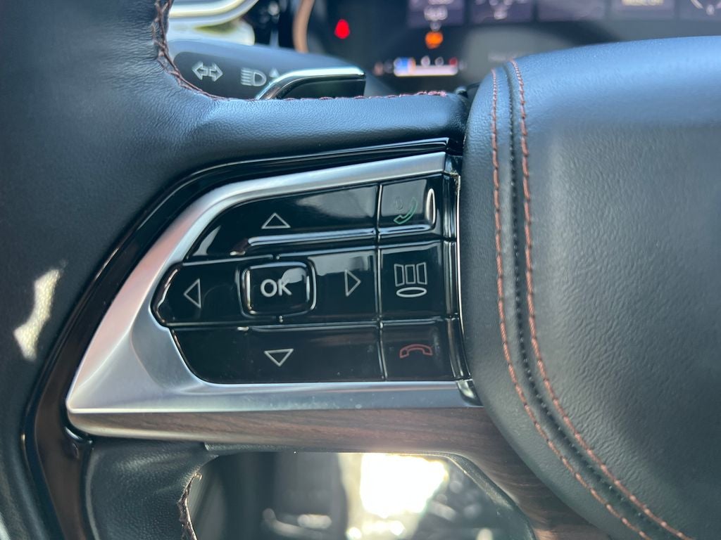 2022 Jeep Grand Cherokee Summit