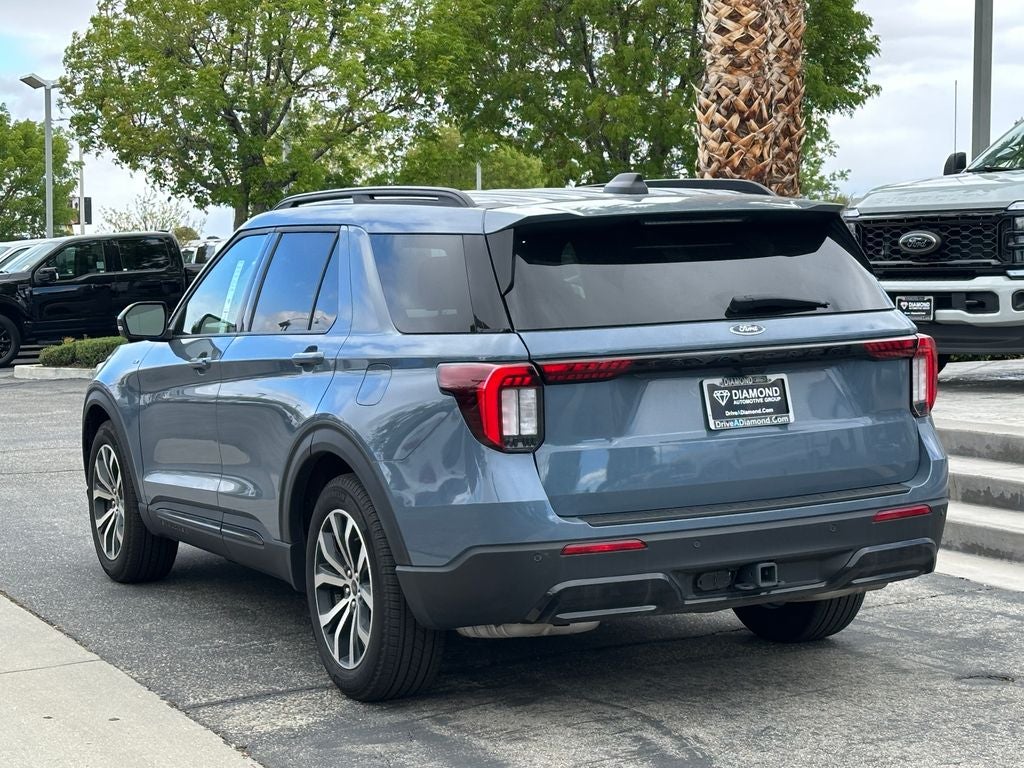 2025 Ford Explorer ST-Line