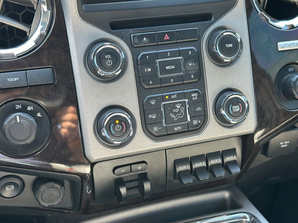 2016 Ford F-350SD Platinum DRW