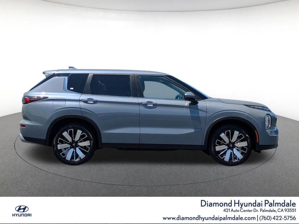 2025 Mitsubishi Outlander SE