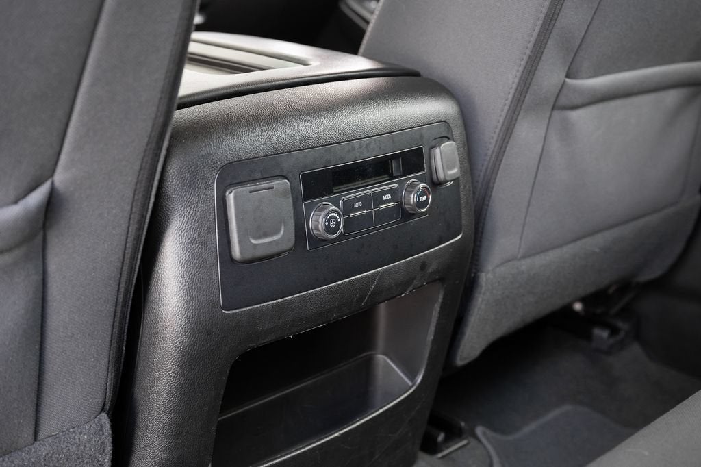 2018 Chevrolet Suburban LS