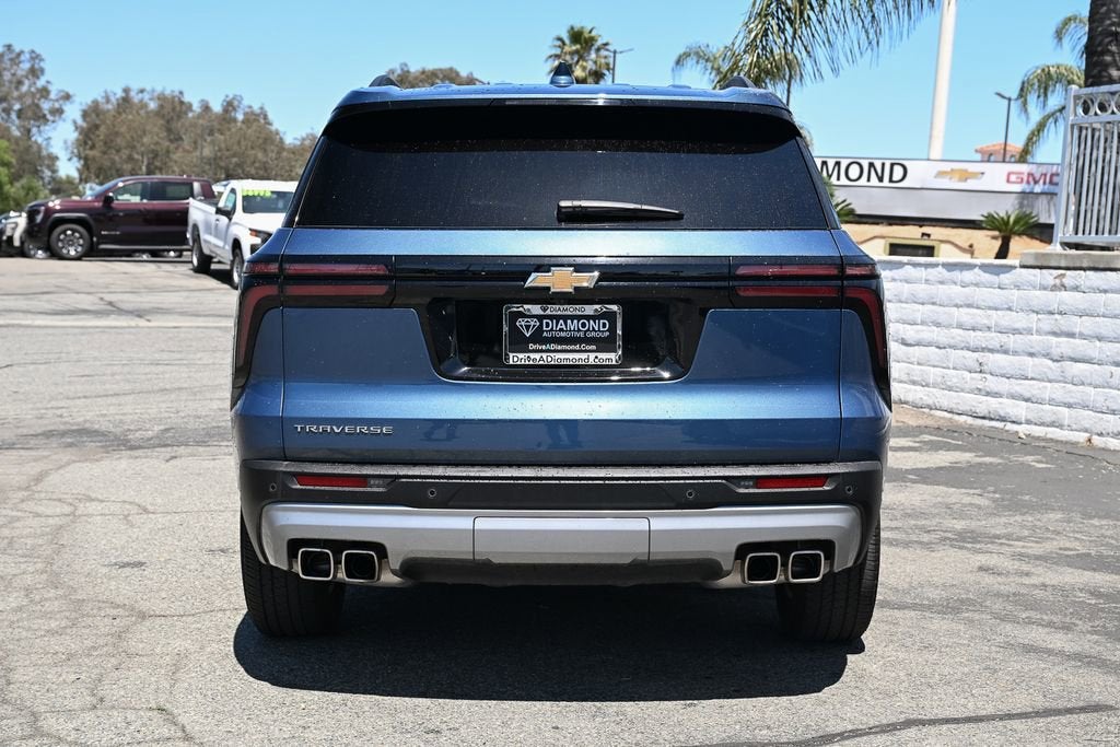 2025 Chevrolet Traverse LT