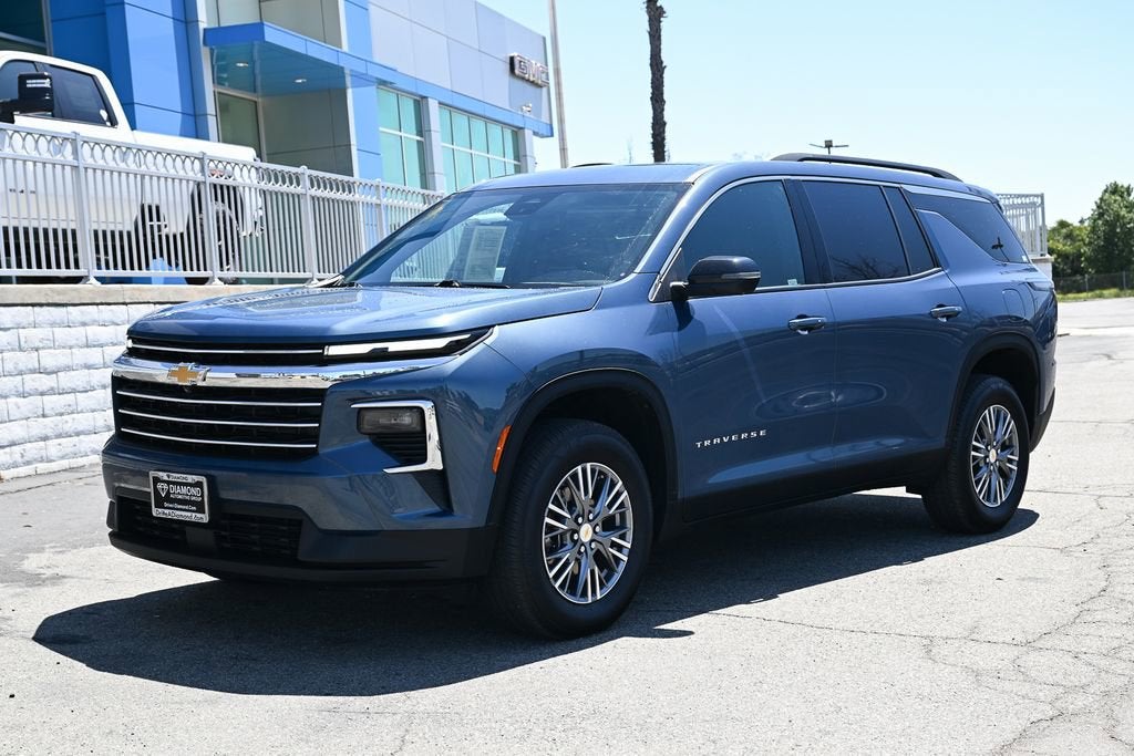2025 Chevrolet Traverse LT