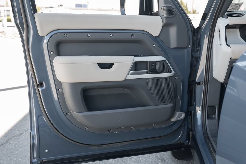 2023 Land Rover Defender S