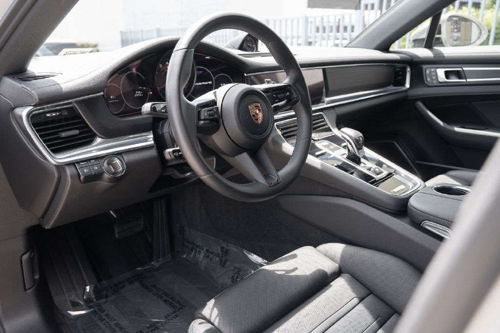 2023 Porsche Panamera Base
