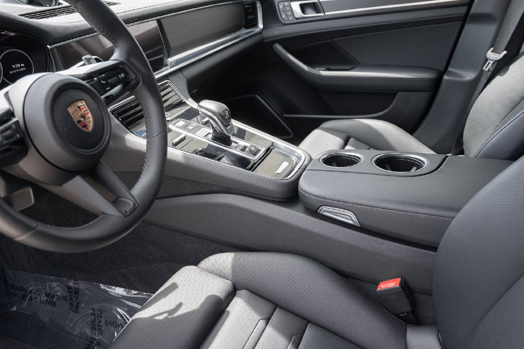 2023 Porsche Panamera Base