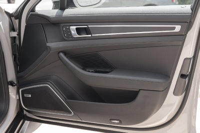 2023 Porsche Panamera Base